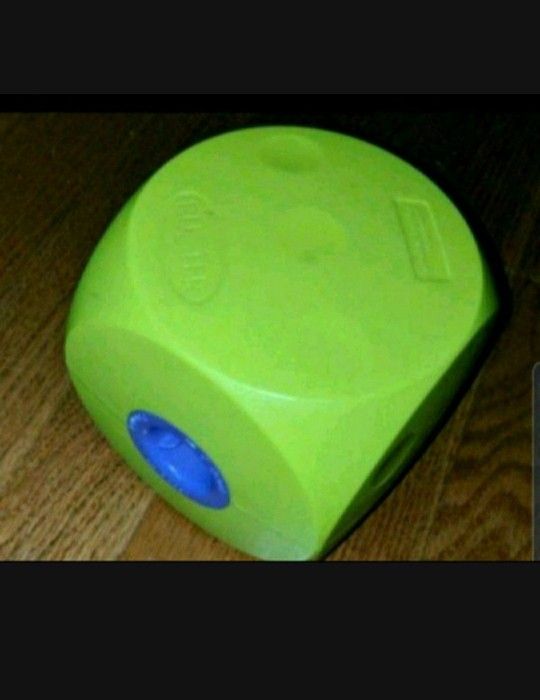 Dog toy/treat dispenser