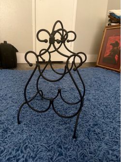 Metal towel rack