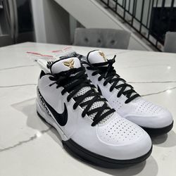 Kobe 4 Protro ‘Mambacita’ Size 10.5