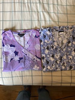 Pre-owned Scrub Tops
