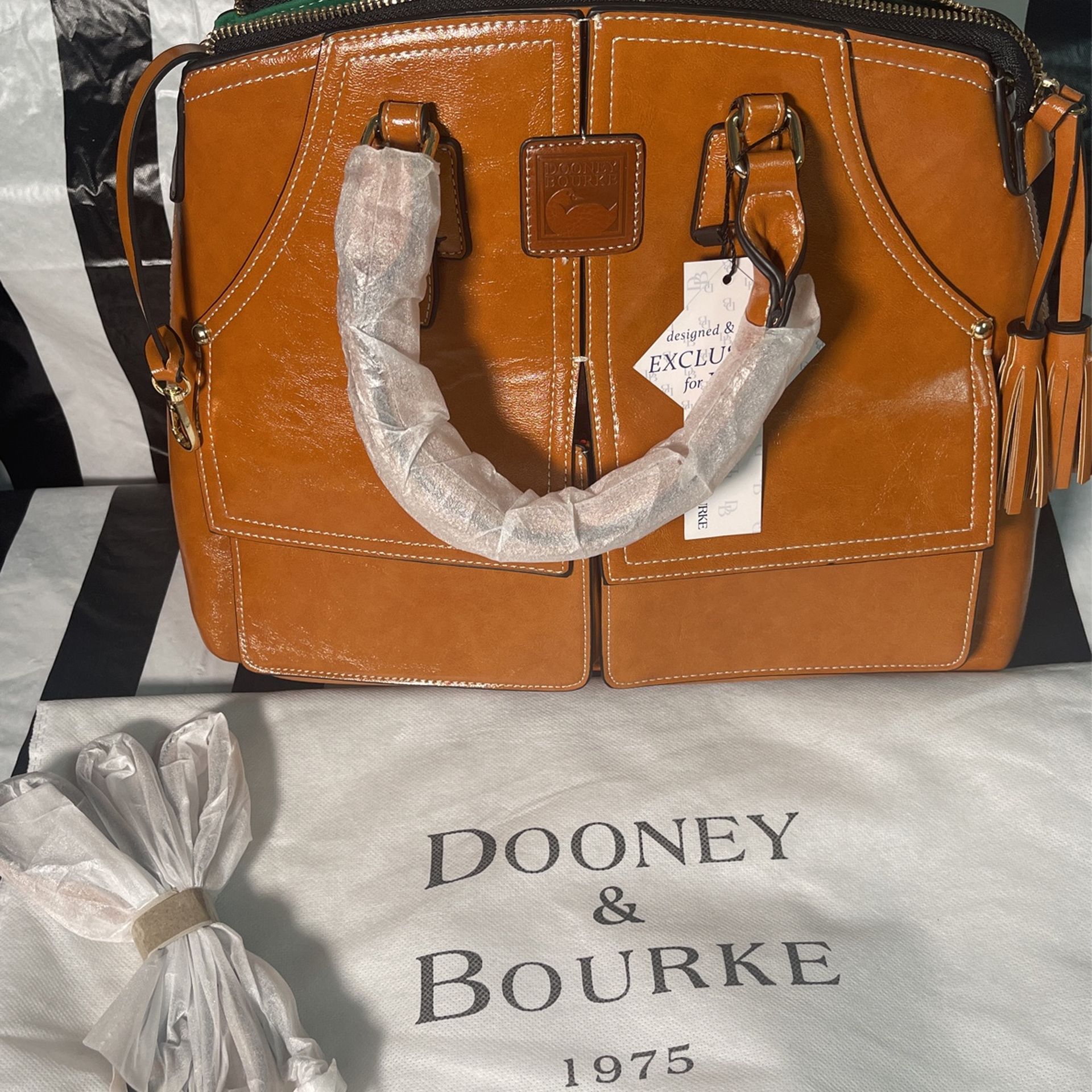 Dooney & Bourke Brown Handbag W/Crossbody Strap NEW! for Sale in Flamingo, FL OfferUp
