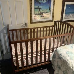 Wooden Crib with Deluxe Mattress 