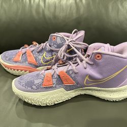 Brand New Nike Kyrie Irving - Size 12