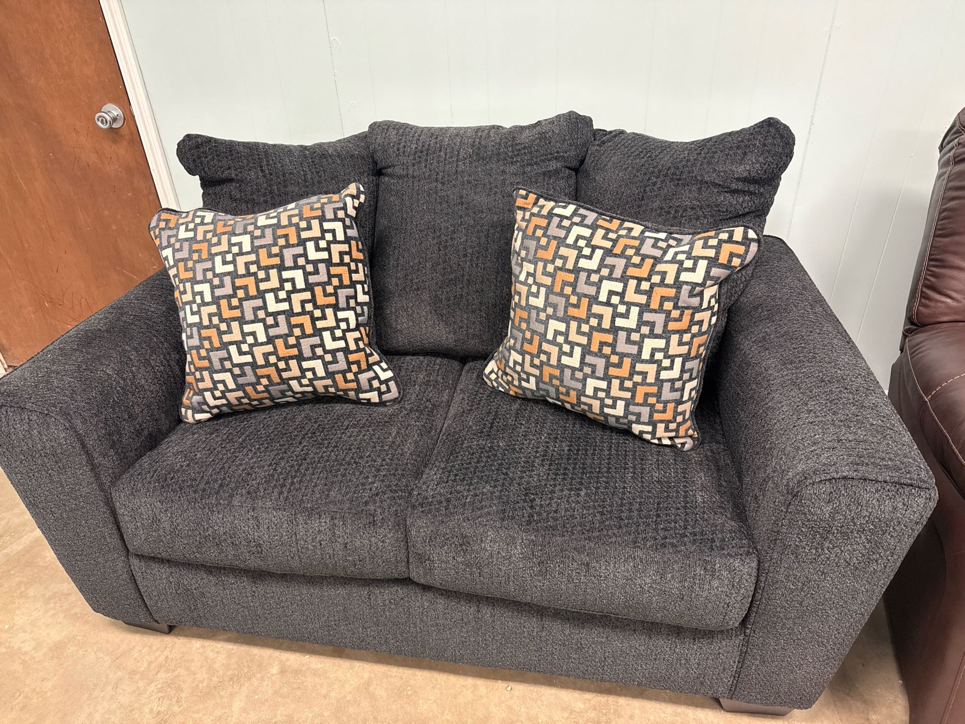 Wixon Loveseat By Signature Designs