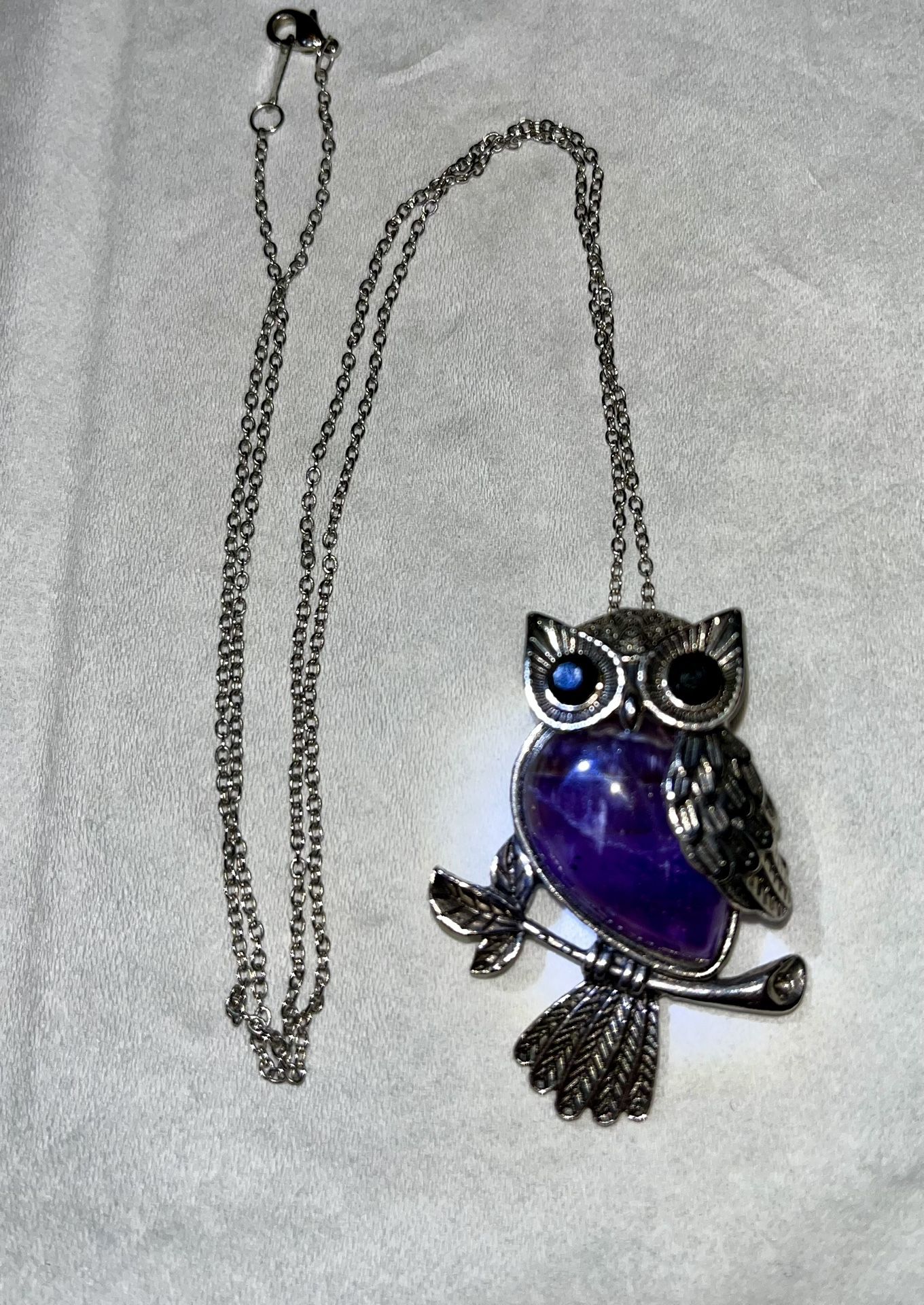 Natural Amethyst Crystal Gemstone Owl Pendant Necklace on Silvertone Chain