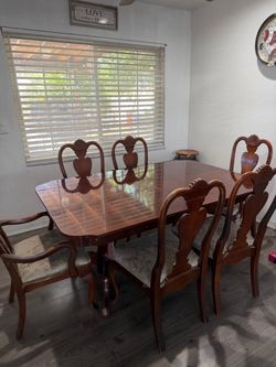 Vintage dining table with 6 chairs