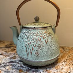 Tea kettle