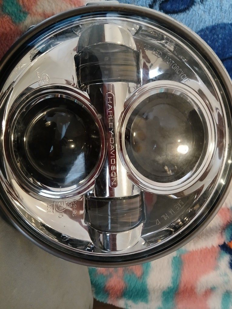I HARLEY-DAVIDSON DAY MAKER LED HEADLIGHT