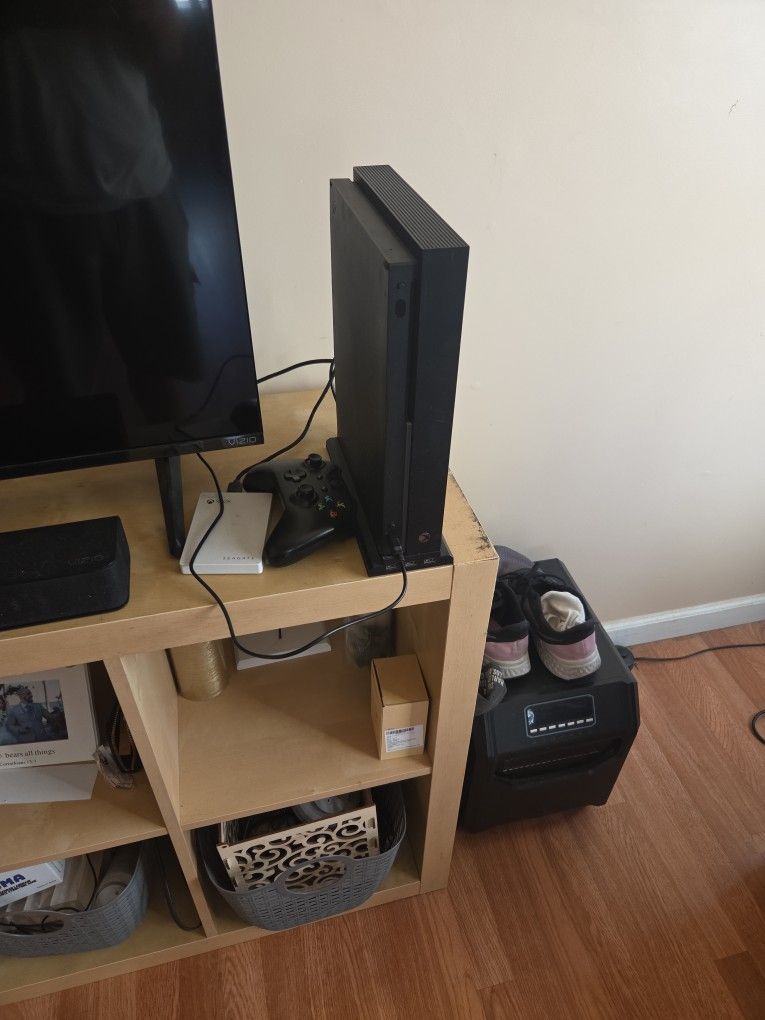 XBOX ONE X W/ 2TB EXTERNAL HARD DRIVE