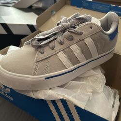 Adidas Men’s Size 5