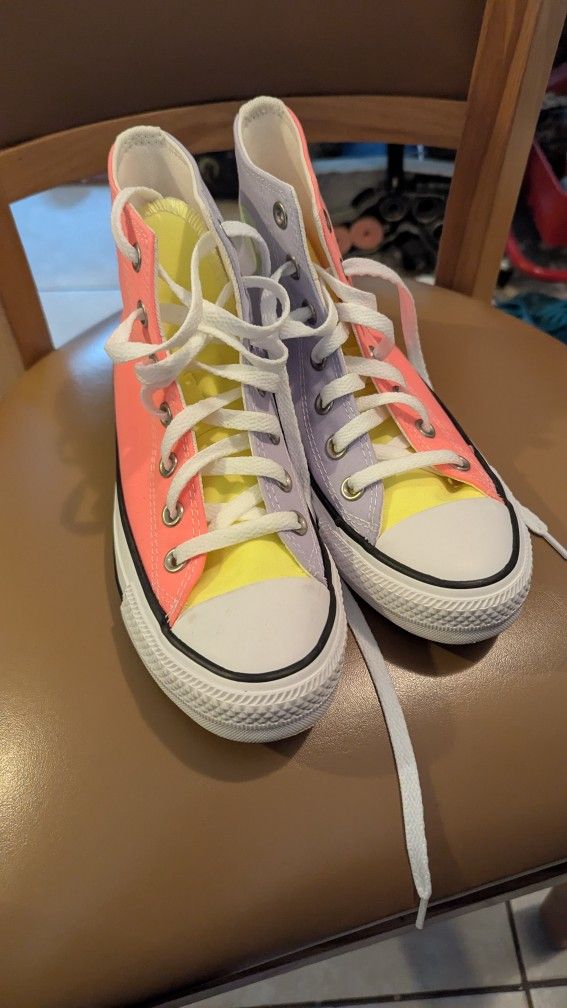 Women Converse Size 6
