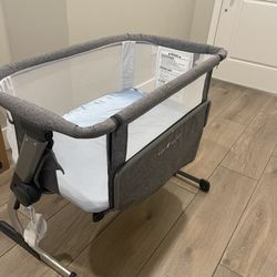 Bassinet - Great Condition 