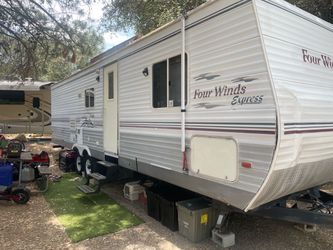 2006 four winds express 30 ft travel trailer