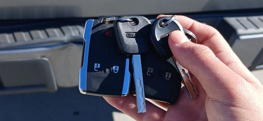 Llaves De Auto / Car Keys With Remotes