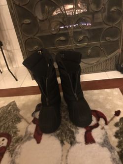 Waterproof Black Polo Boots size 6 barely worn