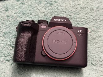 Sony Alpha A7IV Mirrorless Camera Like New