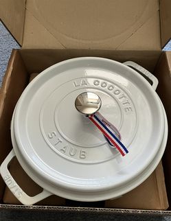BRAND NEW Staub 5 qt. Tall Round Cocotte Cast Iron Roaster Dutch Oven