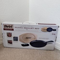 Parini Seasoned Cast Iron Fajita Skillet Set. (New In Box)