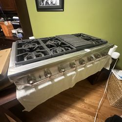 Thermador - 48" Built-In Gas Cooktop with 6 Burners and Grill. Practically new, Make an offer!
