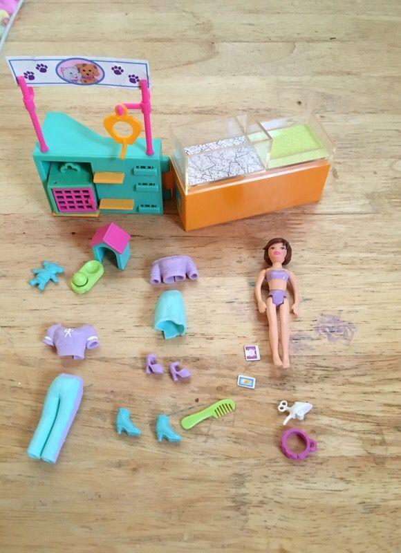 Polly pocket designer mall pet store with Lila