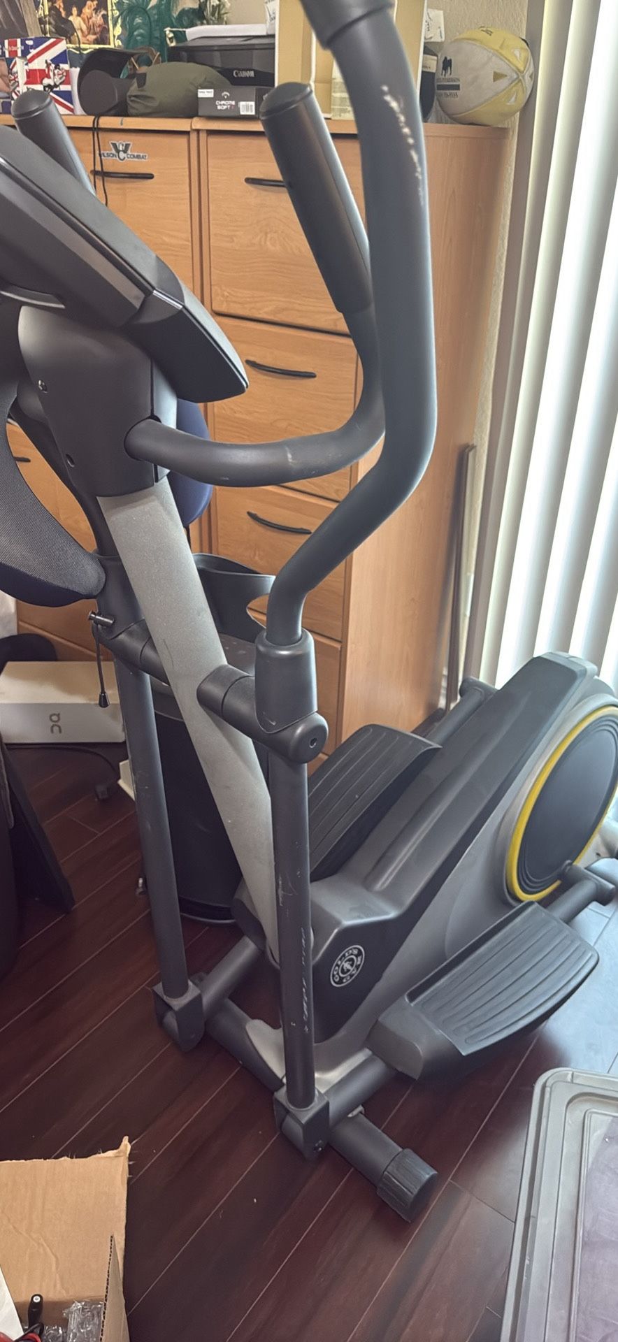 Gold gym Elliptical stride Trianer350