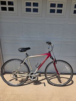 Trek 7200 Hybrid Bike