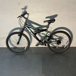 BICYCLE NEXT 18 SPEED SIZE 24 BRAND NEW