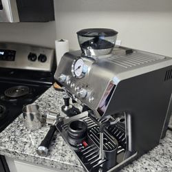 De'Longhi La Specialista Arte Evo Espresso Machine with Coffee Grinder