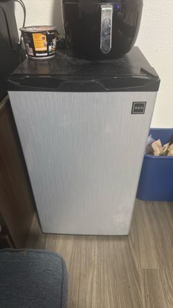 RCA mini refrigerator