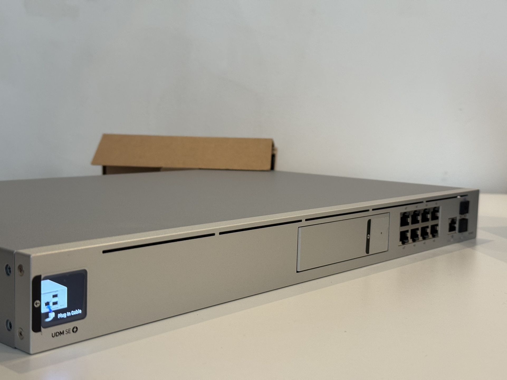 UDM-SE (Open -Box) - Ubiquiti Dream Machine Special Edition POE