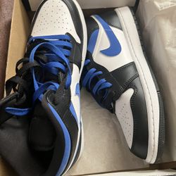 Jordan 1 Mids 