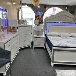 silver led l8ght king / queen and full bedroom set are available with free home delivery and cash on delivery
