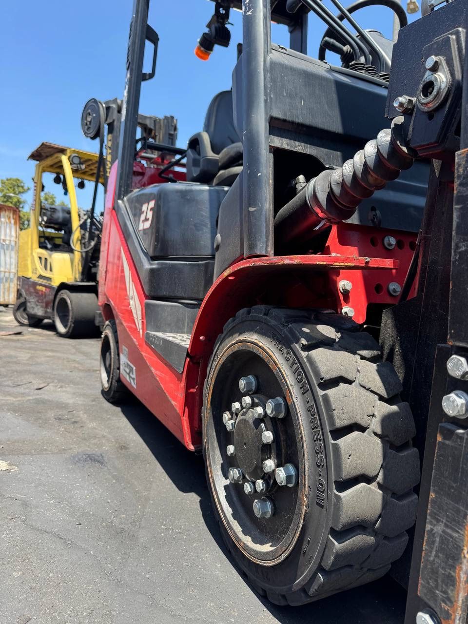 HANGCHA Forklift 3 stages 5500 Lb 2018 Year