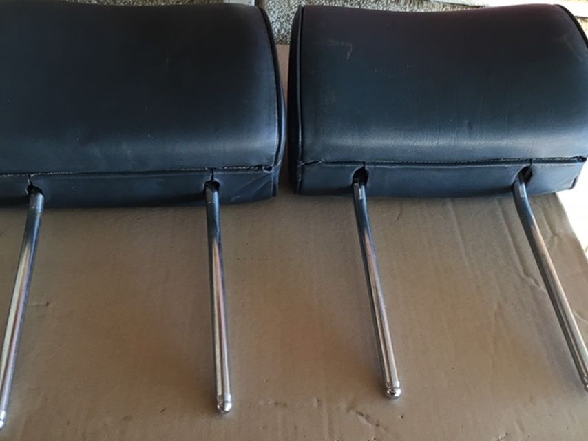 Recaro Headrest: 2 from older Generation Recaro