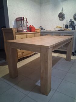 Tine wooden table