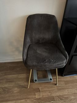 Nice Modern Chair 