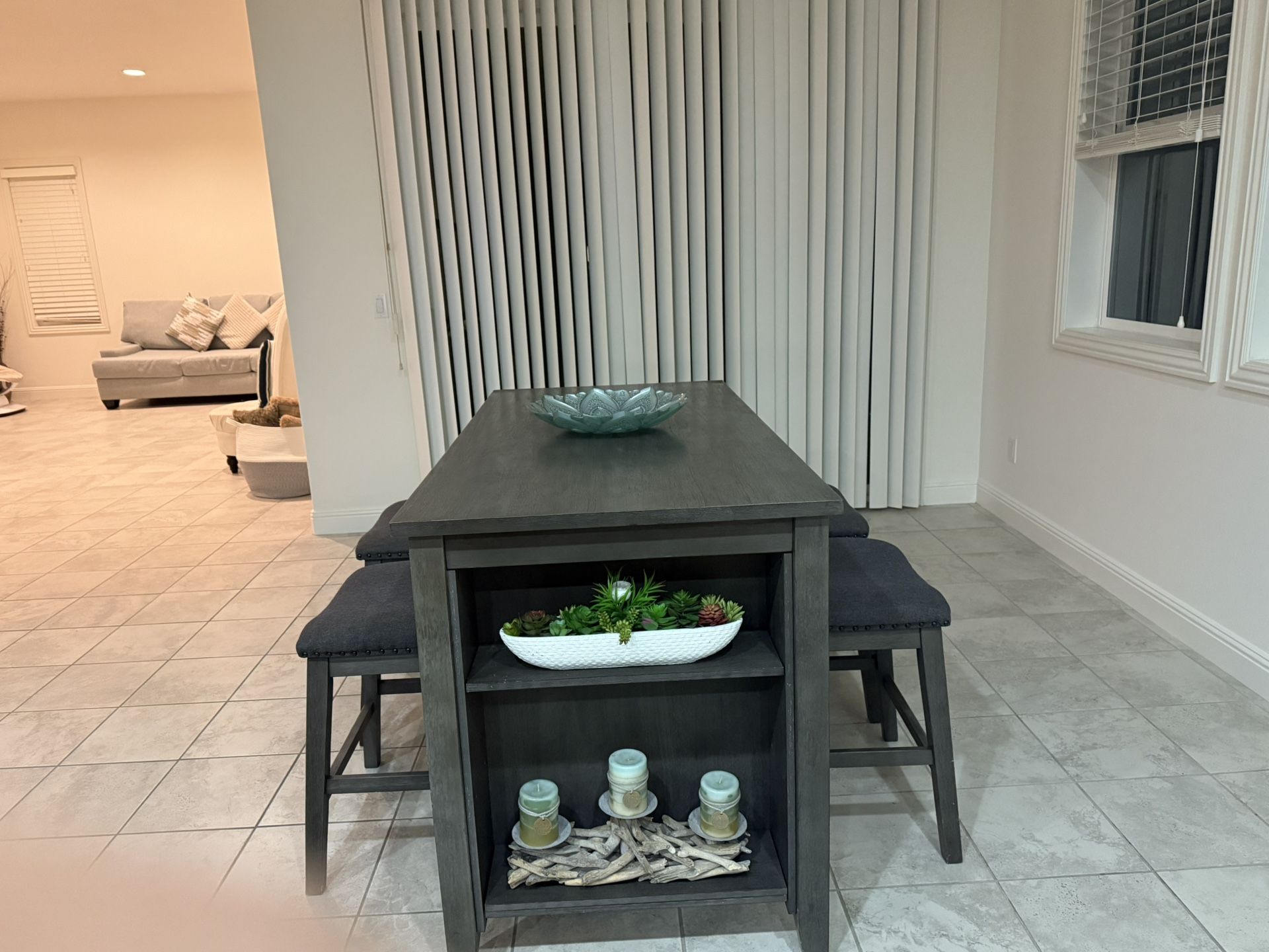 Caitbrook Counter Height Table