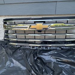 OEM Chevy Silverado 1500 Front Grille (2019–2022)