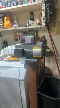 Baldor electric motor . .75 115/200/230. volts rpm 1725