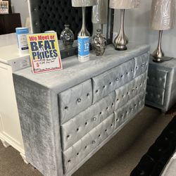Stunning Dresser Mirror Nightstand 😊 Easy Financing Available 👍🤍 Free Delivery 🚚 