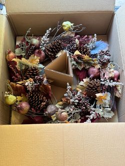 Pottery Barn 22” Pine & Pomegranate Wreath