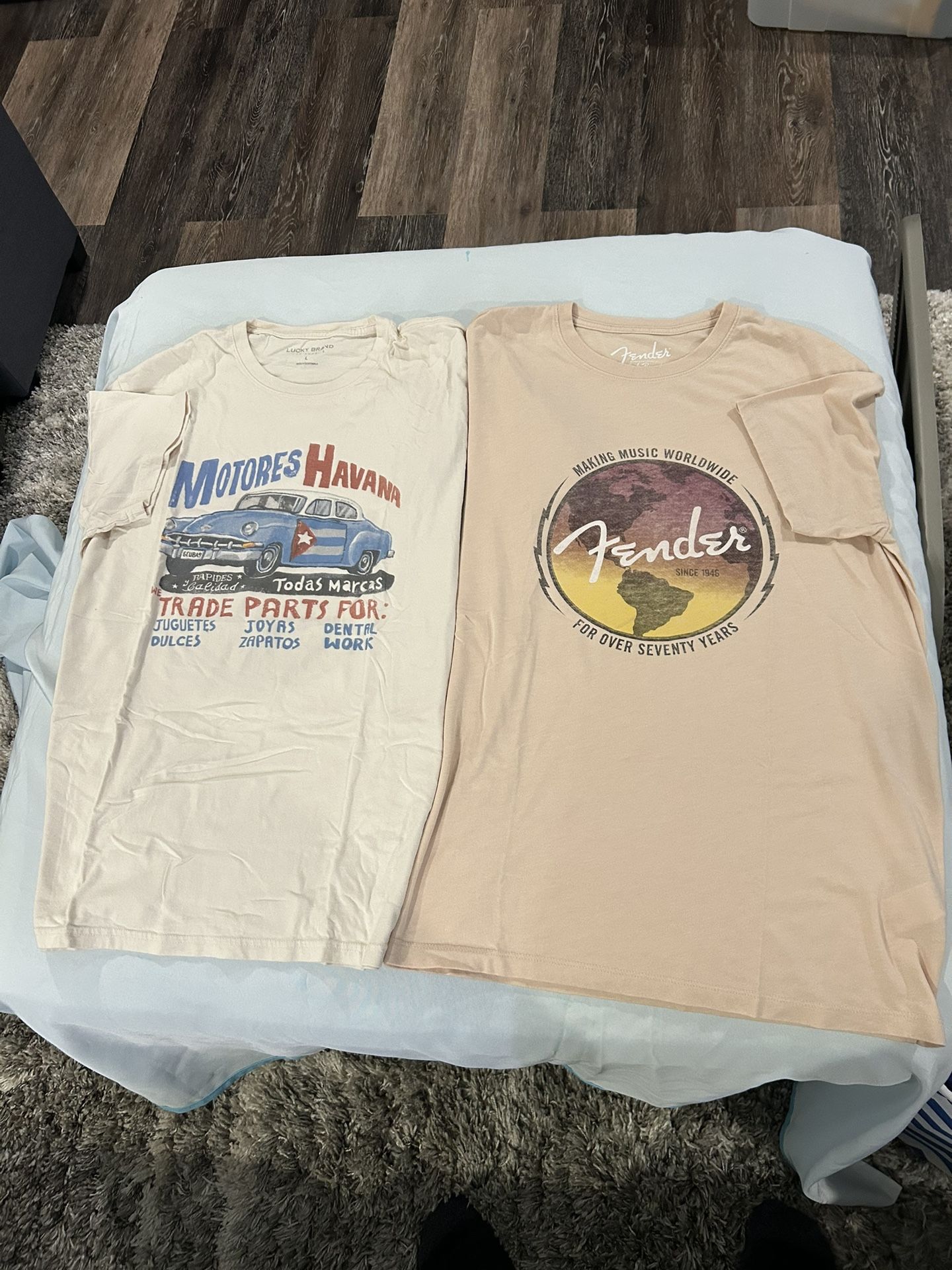 Lucky Brand T-shirts Men large lot of 2