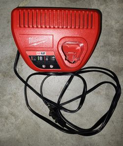 Milwaukee m12 Charger