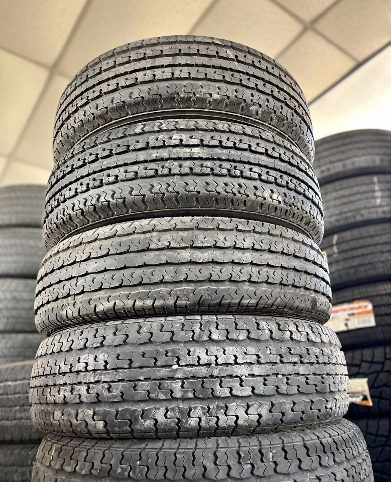 225/75/15 Goodyear vendo un set de llantas usadas excelente condiciones de vida las 4 ✅🤩I am selling a set of used tires, all 4 in excellent living c
