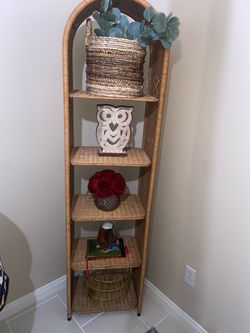 Wicker shelf