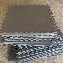 1/2-inch Thick 140 Sqft Interlocking Mat (grey)