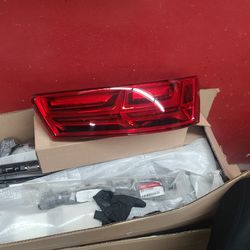 Audi Q7 2017-2019 RH TAIL LIGHT