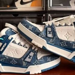 Casual fashion sneakers
