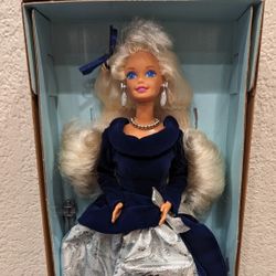 Winter Velvet Barbie Doll Special Edition First In Series Avon Exclusive 1995 NIB 15571 Blonde NRFB