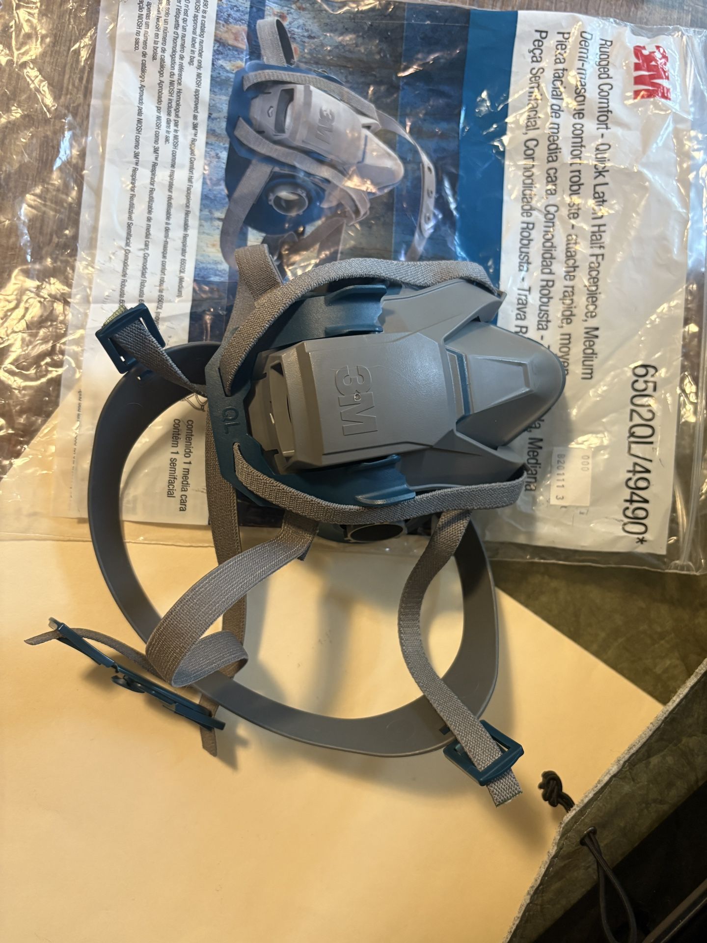 3M Rugged Half Facepiece Reusable Respirator Mask 6502QL